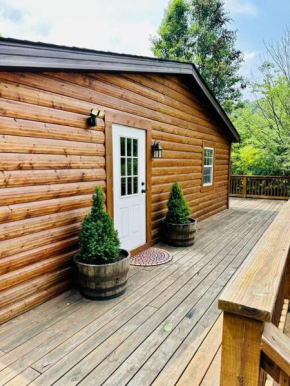 Hocking Hills Cabin-Private Hot Tub, Hiking, Caves